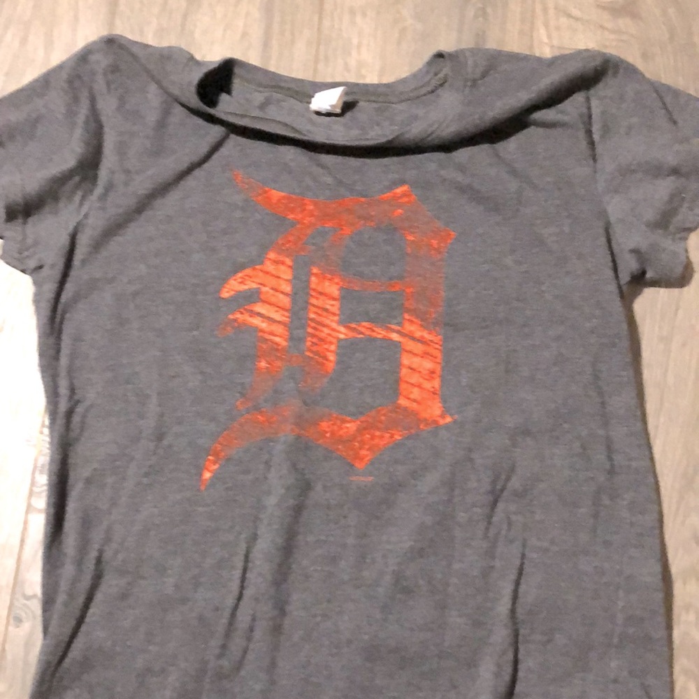 Delta • Detroit Tiger’s T-Shirt • Adult L